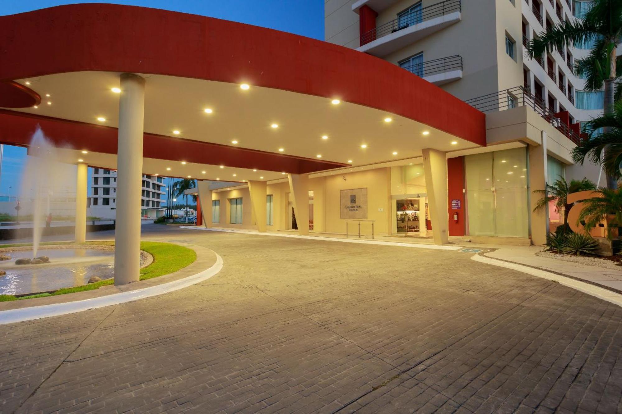 Camino Real Βερακρούζ Εξωτερικό φωτογραφία Entrance of the hotel