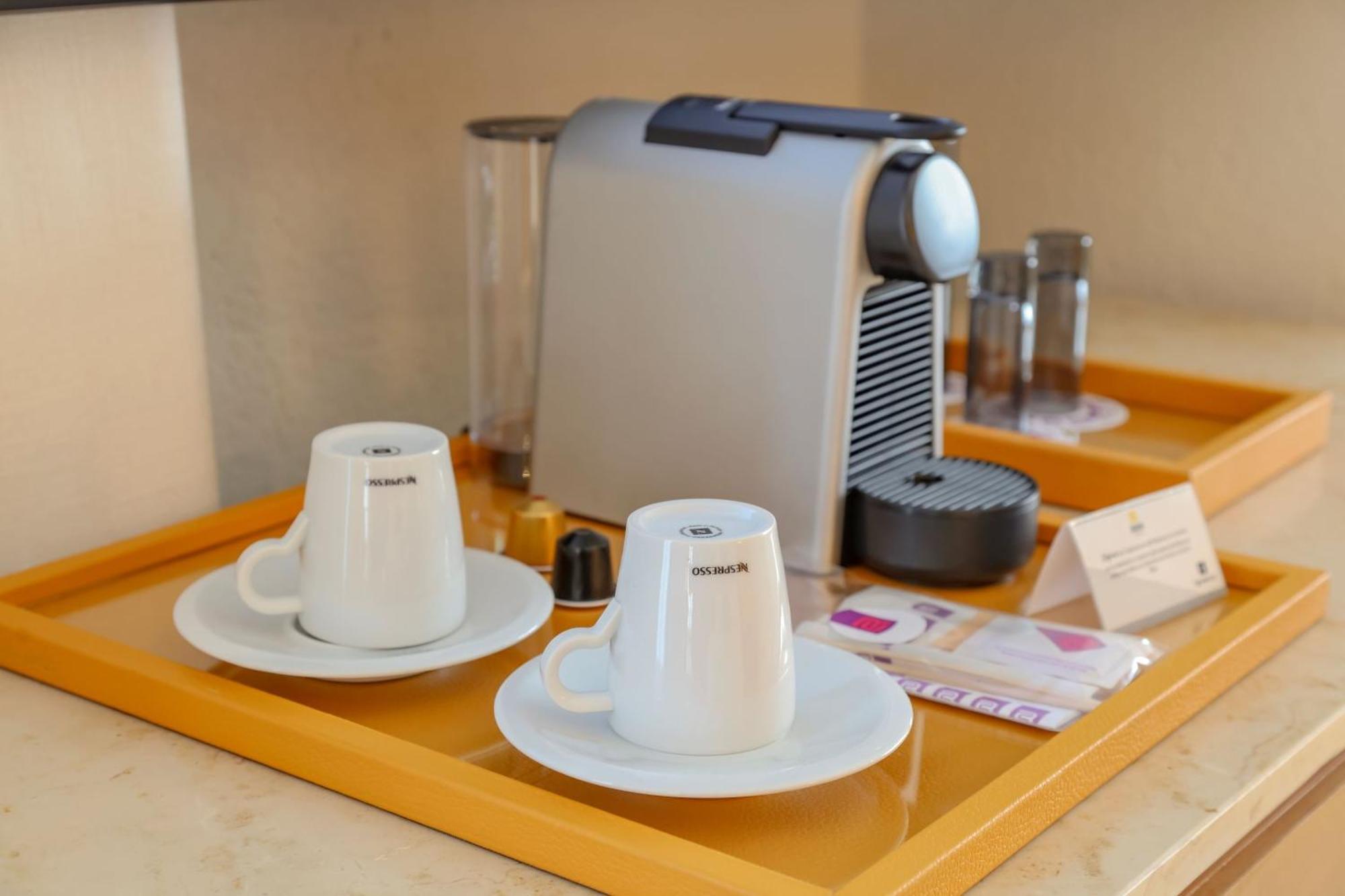 Camino Real Βερακρούζ Εξωτερικό φωτογραφία A Nespresso coffee machine in a hotel room