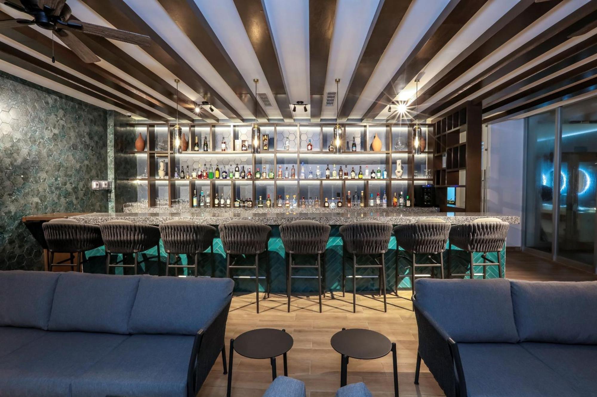 Camino Real Βερακρούζ Εξωτερικό φωτογραφία The bar at the lounge